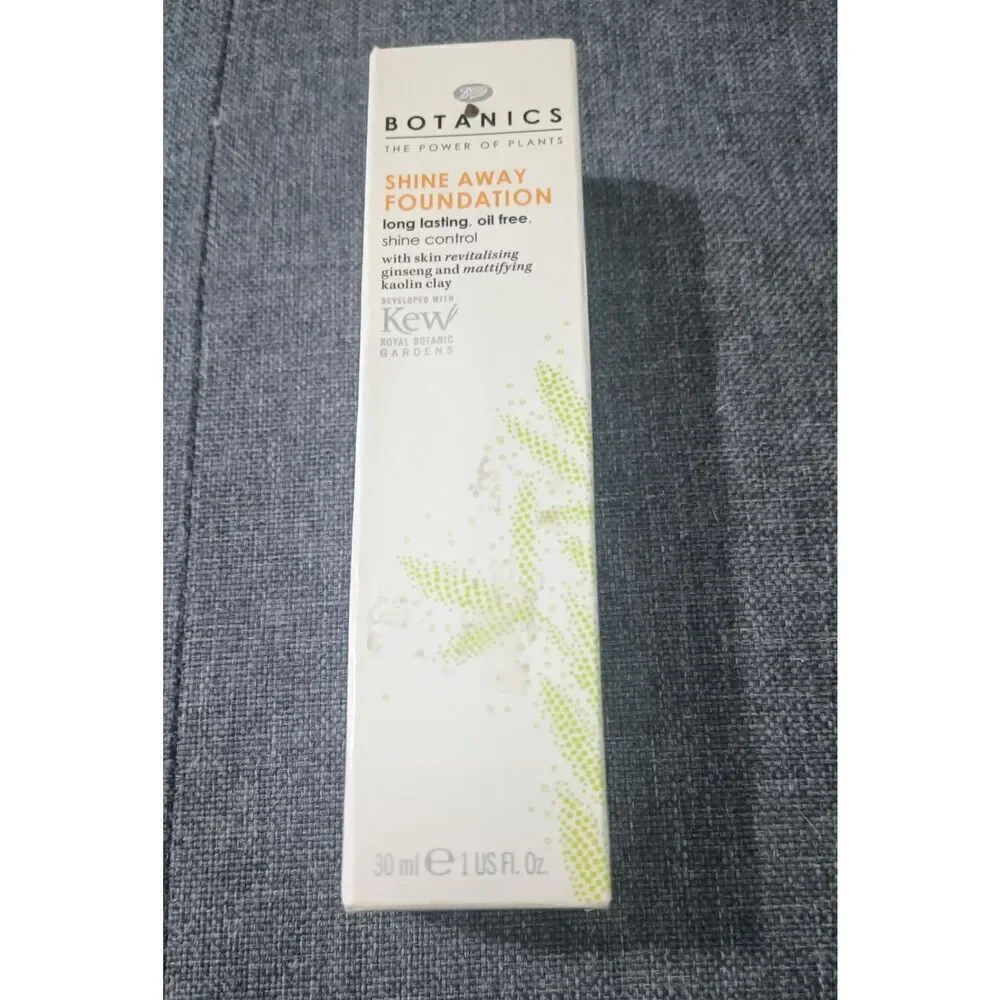 Botanics Age Defense Foundation - Shine Away. 020 Cumin. Oil Free